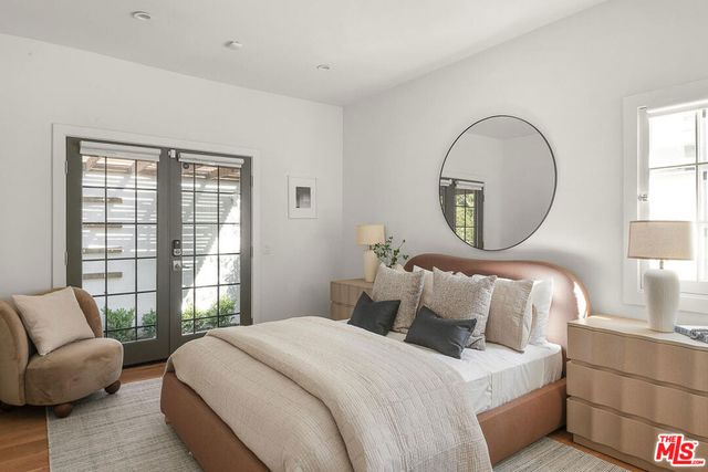 940 Westchester Place, Los Angeles, CA 90019