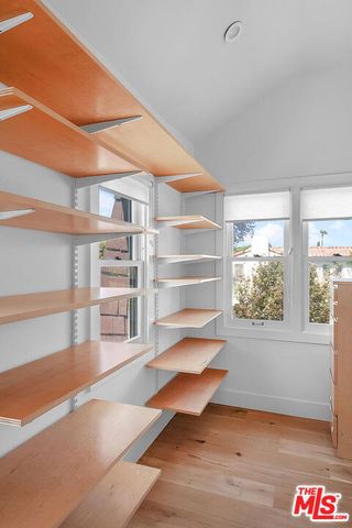 940 Westchester Place, Los Angeles, CA 90019