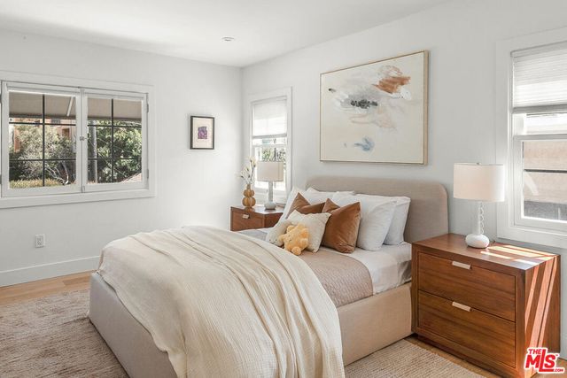 940 Westchester Place, Los Angeles, CA 90019