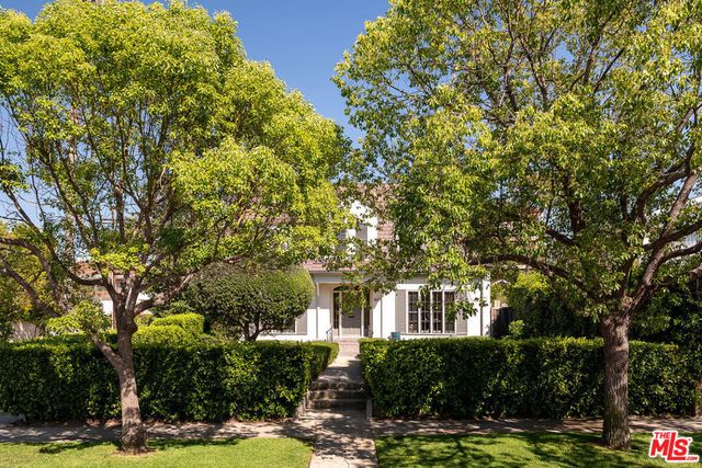 940 Westchester Place, Los Angeles, CA 90019