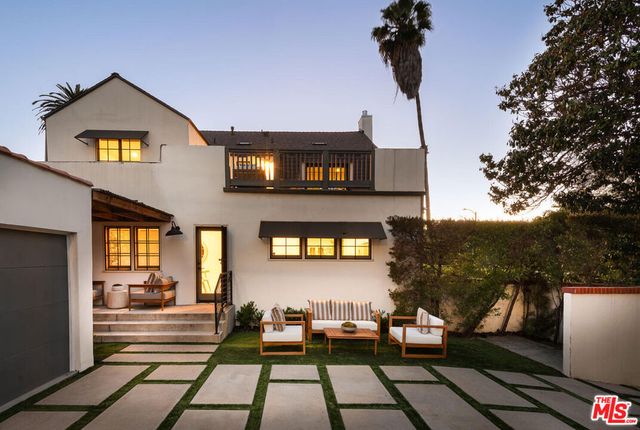 940 Westchester Place, Los Angeles, CA 90019