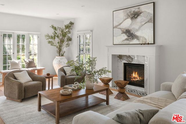 940 Westchester Place, Los Angeles, CA 90019