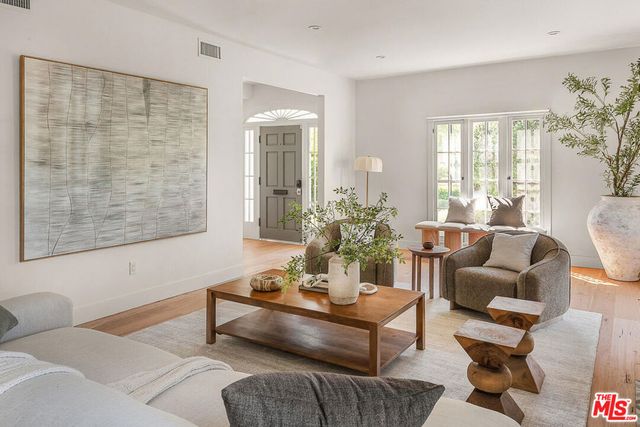 940 Westchester Place, Los Angeles, CA 90019