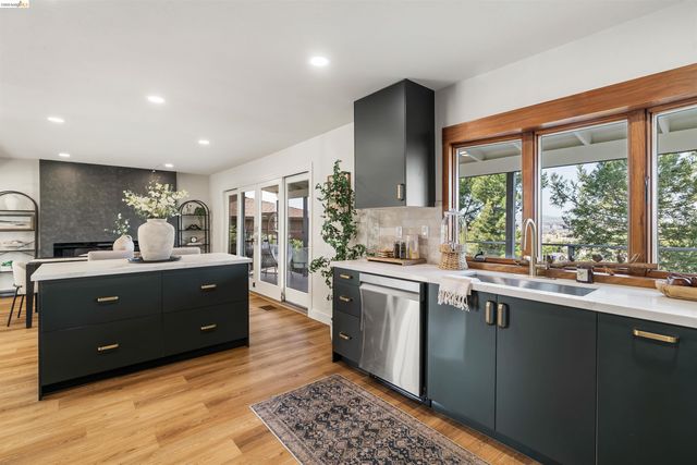 2115 Valente Cir, Martinez, CA 94553