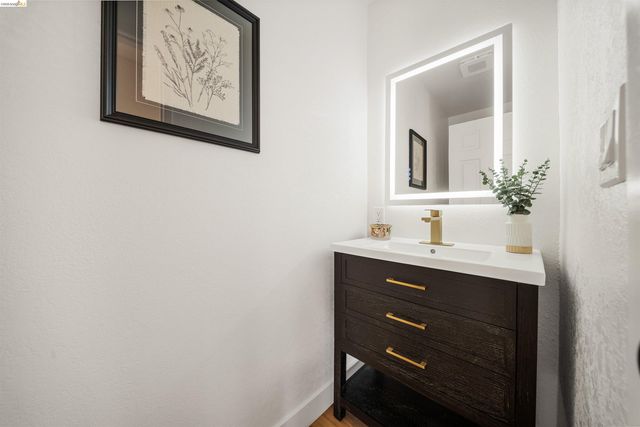 2115 Valente Cir, Martinez, CA 94553