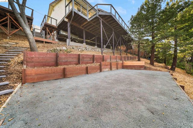 2115 Valente Cir, Martinez, CA 94553