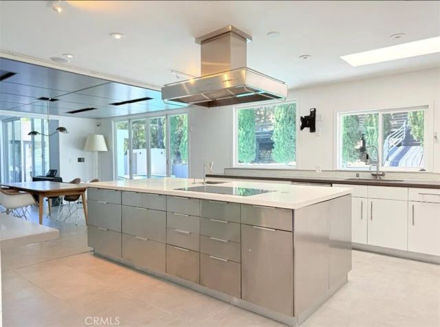 1801 Roscomare Road, Los Angeles, CA 90077
