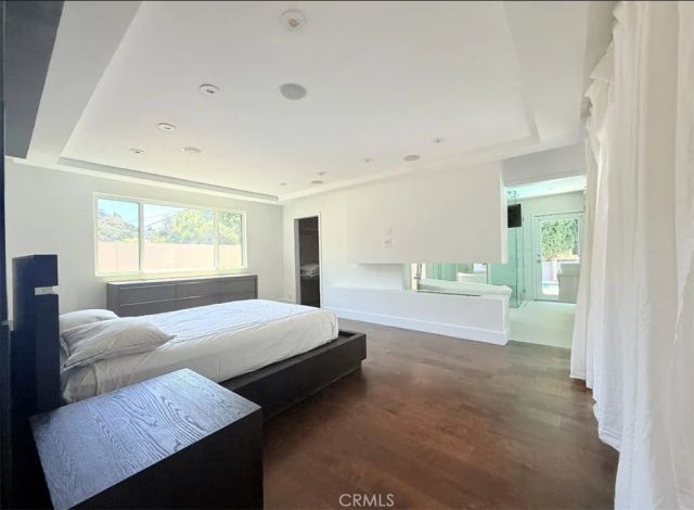 1801 Roscomare Road, Los Angeles, CA 90077