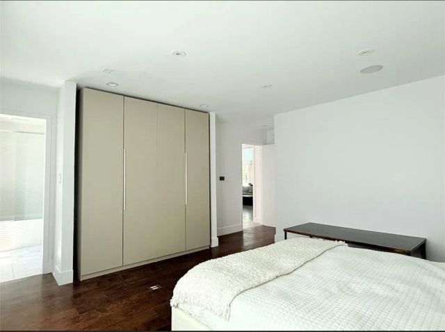 1801 Roscomare Road, Los Angeles, CA 90077
