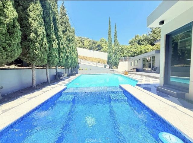 1801 Roscomare Road, Los Angeles, CA 90077