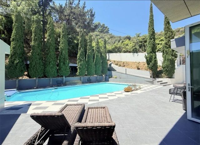1801 Roscomare Road, Los Angeles, CA 90077