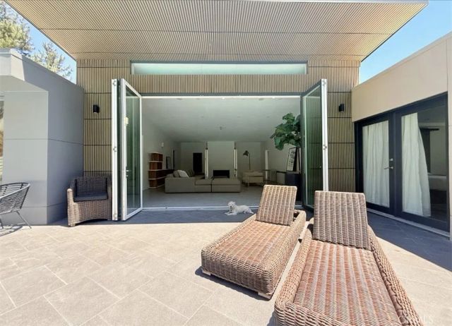 1801 Roscomare Road, Los Angeles, CA 90077