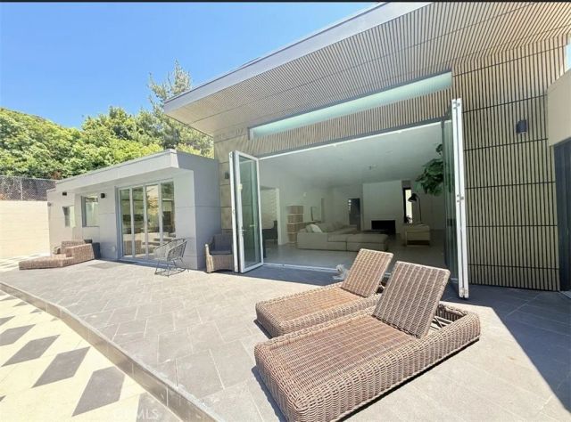 1801 Roscomare Road, Los Angeles, CA 90077