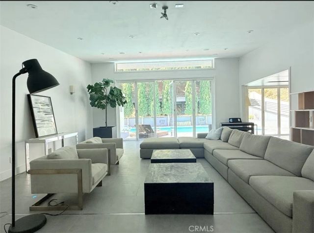 1801 Roscomare Road, Los Angeles, CA 90077