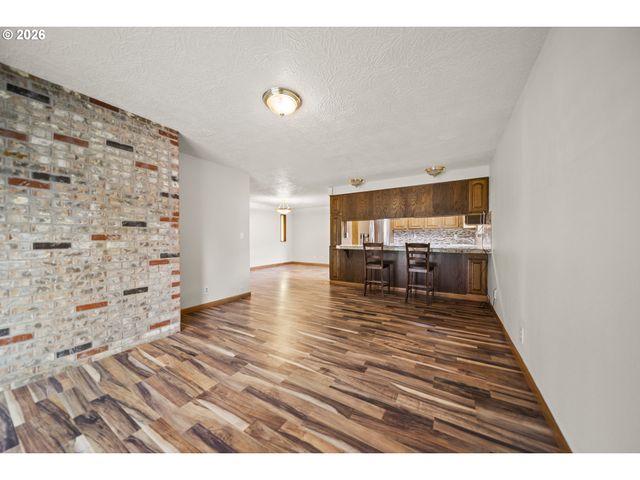 6335 Se MOLT St, Milwaukie, OR 97267