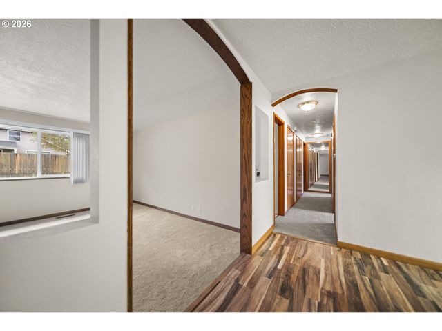 6335 Se MOLT St, Milwaukie, OR 97267