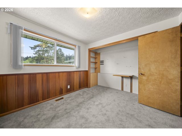 6335 Se MOLT St, Milwaukie, OR 97267