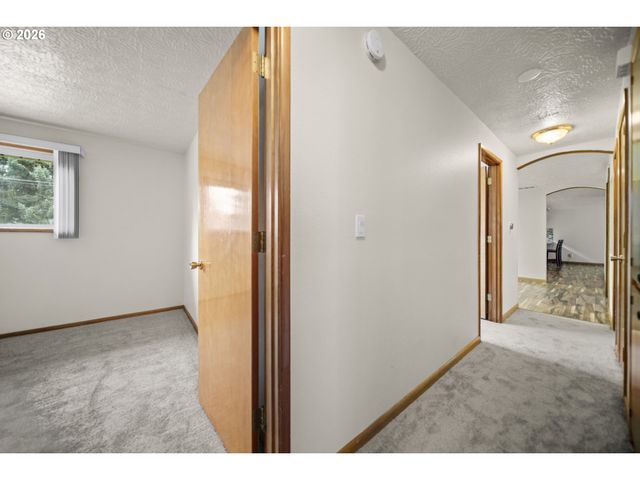 6335 Se MOLT St, Milwaukie, OR 97267