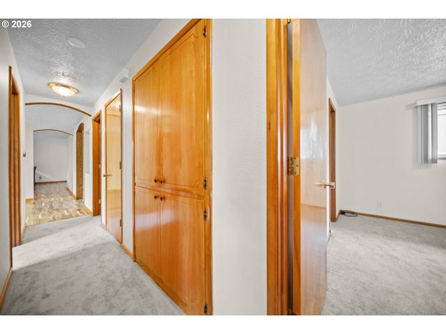 6335 Se MOLT St, Milwaukie, OR 97267