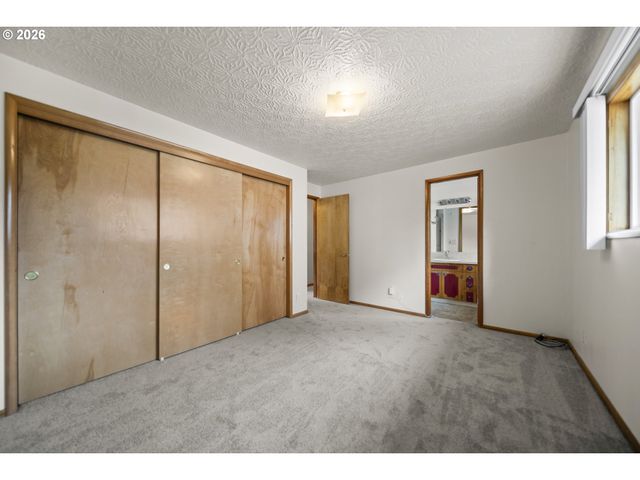 6335 Se MOLT St, Milwaukie, OR 97267