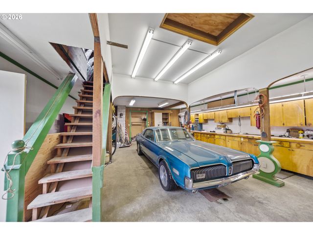 6335 Se MOLT St, Milwaukie, OR 97267