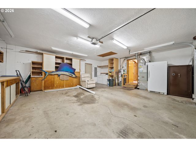 6335 Se MOLT St, Milwaukie, OR 97267