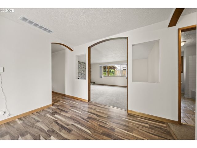 6335 Se MOLT St, Milwaukie, OR 97267