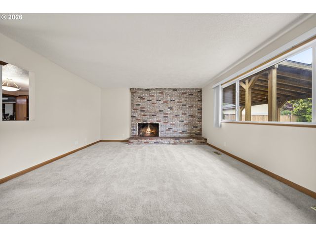 6335 Se MOLT St, Milwaukie, OR 97267