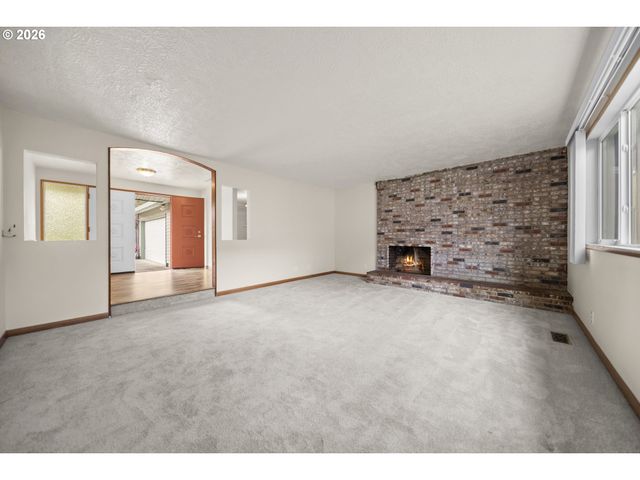 6335 Se MOLT St, Milwaukie, OR 97267