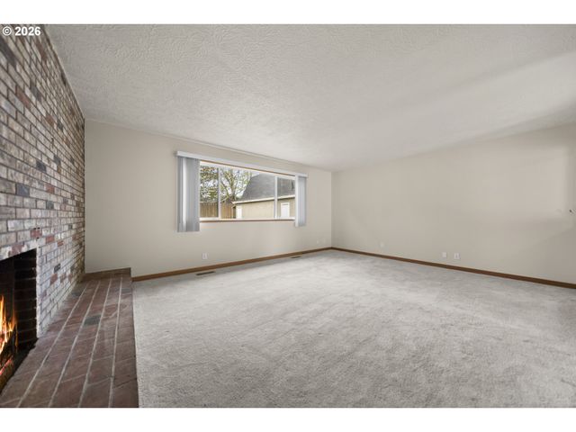 6335 Se MOLT St, Milwaukie, OR 97267