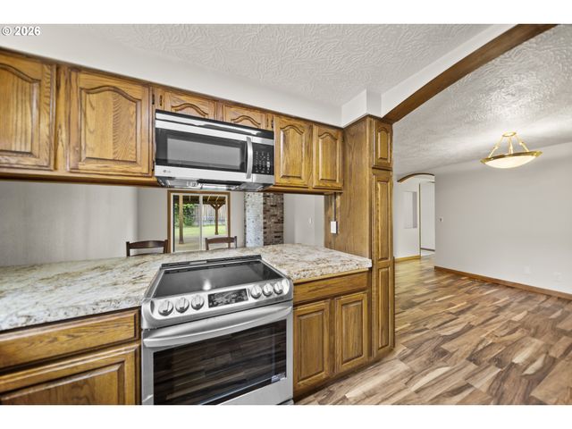 6335 Se MOLT St, Milwaukie, OR 97267