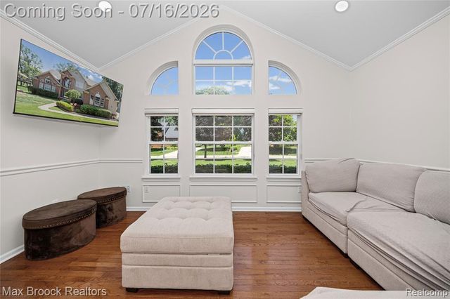 2322 Sandlewood Drive, White Lake, MI 48383