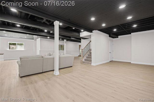 2322 Sandlewood Drive, White Lake, MI 48383