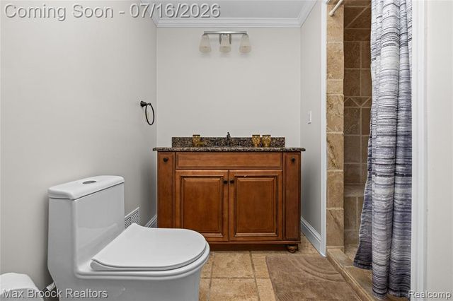 2322 Sandlewood Drive, White Lake, MI 48383