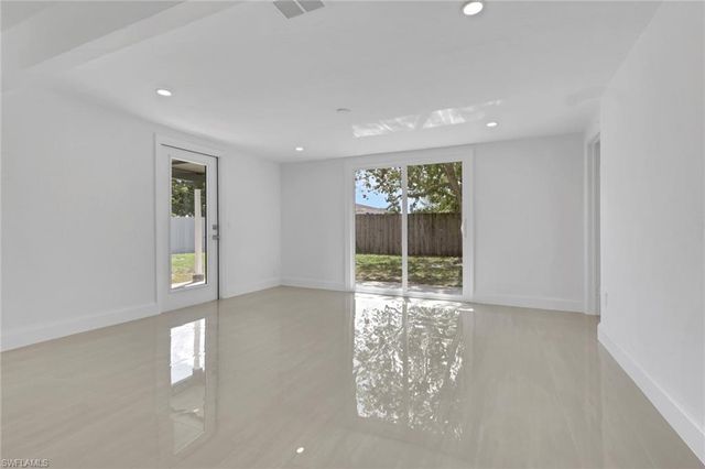 2181 52nd LN SW, Naples, FL 34116