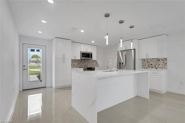 2181 52nd LN SW, Naples, FL 34116