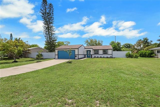 2181 52nd LN SW, Naples, FL 34116