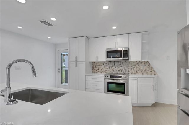 2181 52nd LN SW, Naples, FL 34116