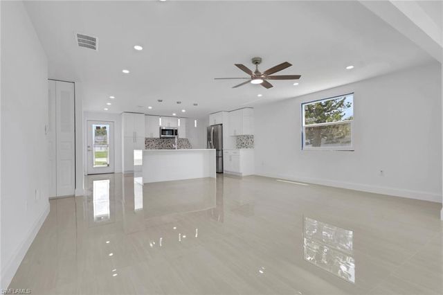 2181 52nd LN SW, Naples, FL 34116