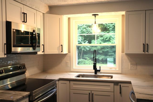 93 Jason Drive, Goffstown, NH 03045