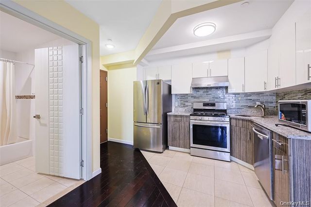 138-12 Northern Boulevard 7F, Flushing, NY 11354