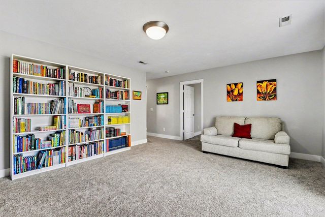 1627 Hamlet Drive, Lowell, MI 49331