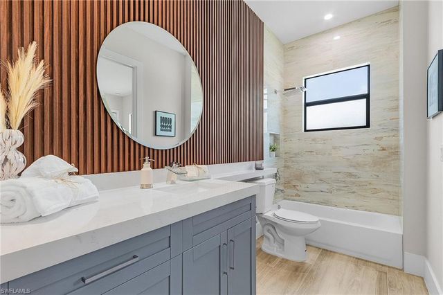 859 108th AVE N, Naples, FL 34108