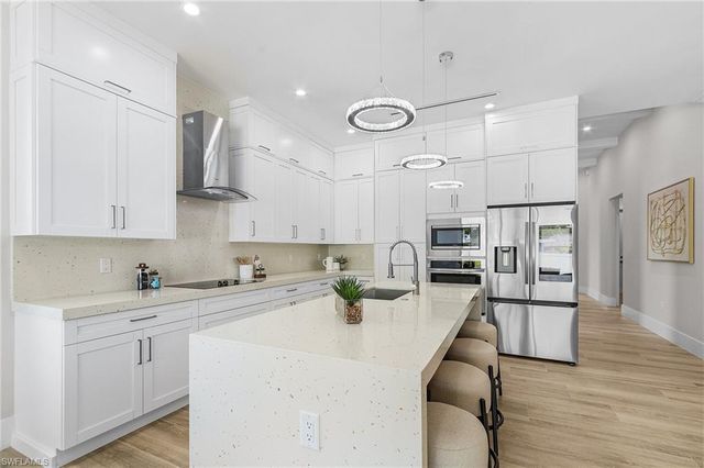 859 108th AVE N, Naples, FL 34108