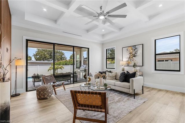 859 108th AVE N, Naples, FL 34108