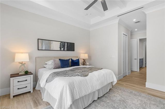 859 108th AVE N, Naples, FL 34108