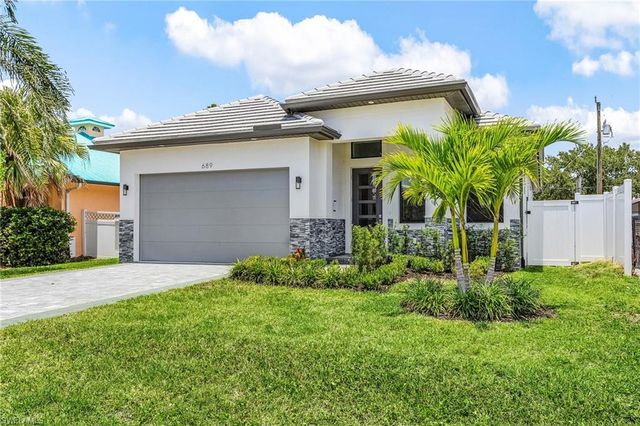 859 108th AVE N, Naples, FL 34108