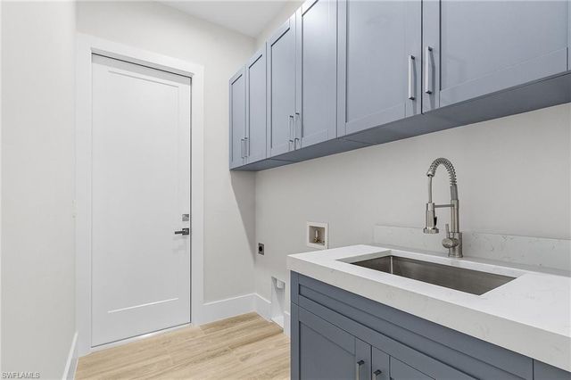 859 108th AVE N, Naples, FL 34108