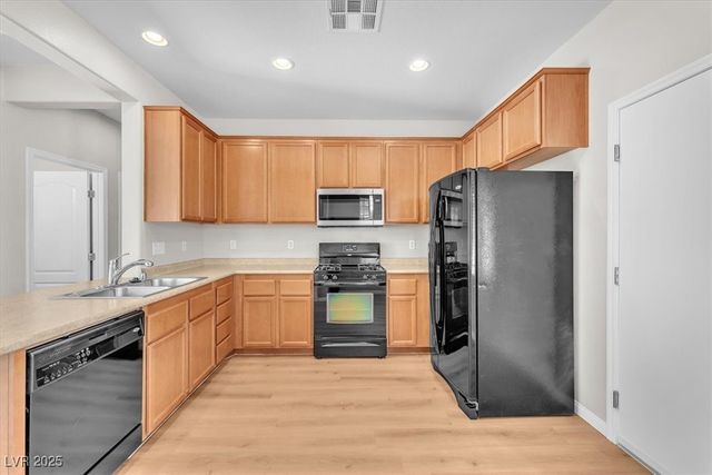 2105 TURTLE BEACH Avenue, North Las Vegas, NV 89081