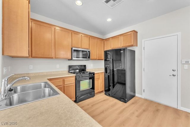 2105 TURTLE BEACH Avenue, North Las Vegas, NV 89081